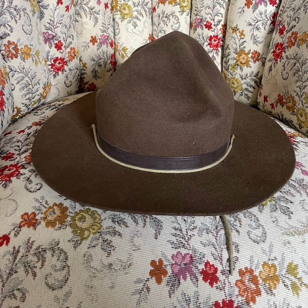 VINTAGE Official Boy Scouts of Canada Hat Collectible Nostalgia Outdoor Nature